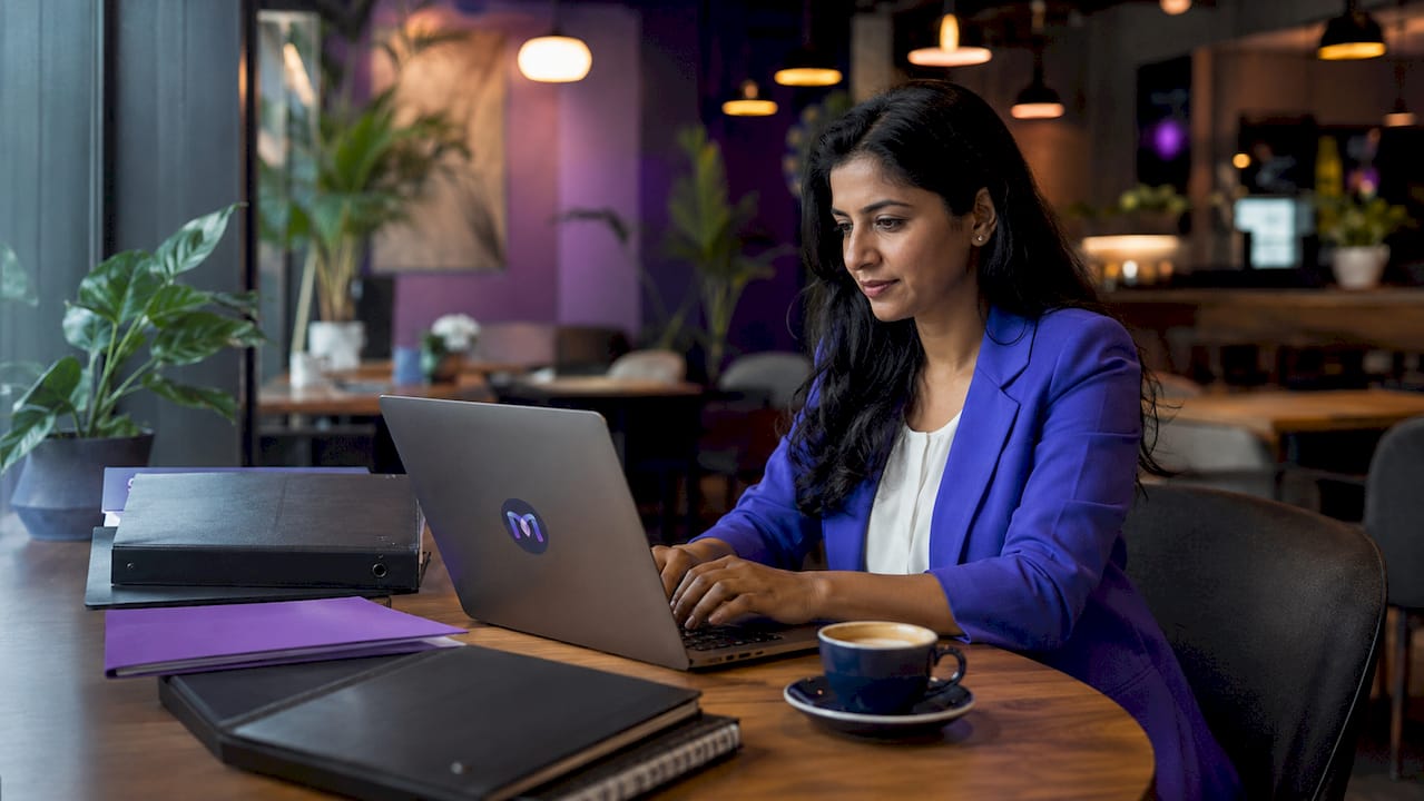 BPO employee using automation software